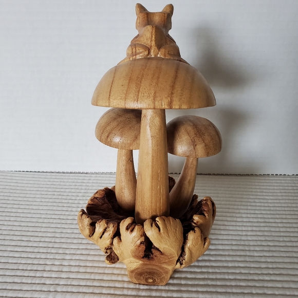 Wood Mushrooms Frog Figurine 7.5" Vintage Carved Sculpture Whimsical Animal - Picture 4 of 8
